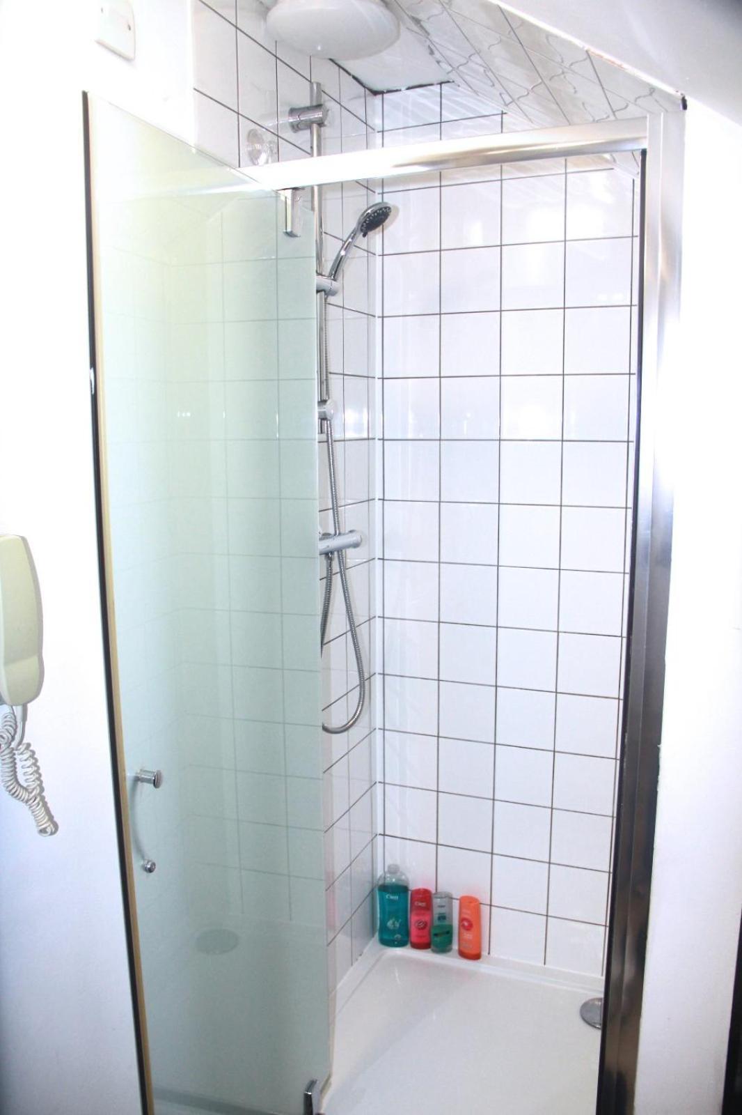 Qties Luxury Home Лондон Экстерьер фото